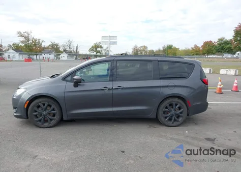 2018 Chrysler Pacifica Touring Plus из США, поврежденный, VIN 2C4RC1FG3JR356751